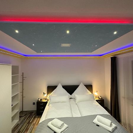 נויבורג אן דר דונאו Modern Apartments Neuburg P - Top - 2 Zimmer, Komfort, Balkon, Wi-Fi, Smart Tv, Grosse Dusche, Kueche מראה חיצוני תמונה