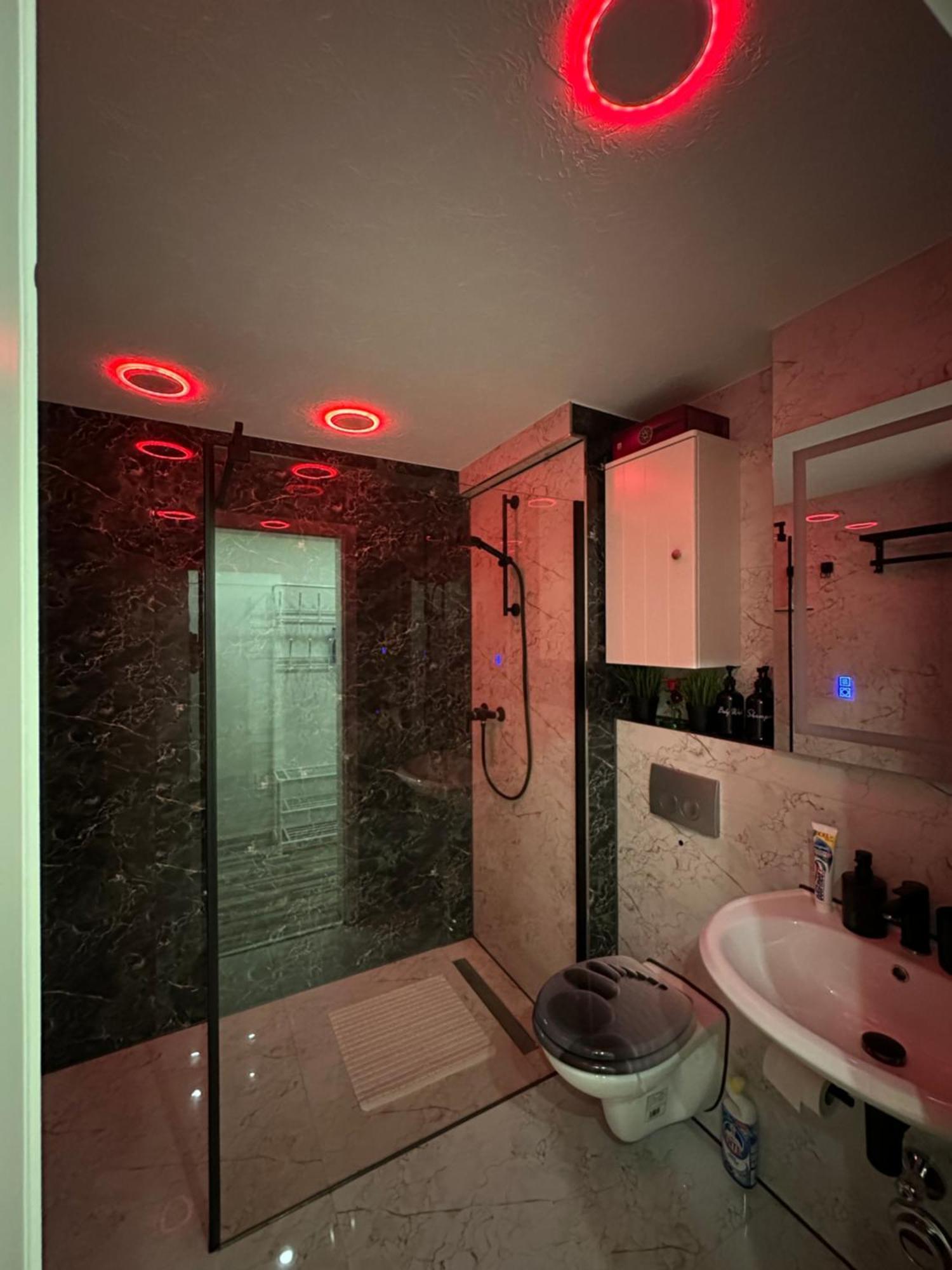 נויבורג אן דר דונאו Modern Apartments Neuburg P - Top - 2 Zimmer, Komfort, Balkon, Wi-Fi, Smart Tv, Grosse Dusche, Kueche מראה חיצוני תמונה