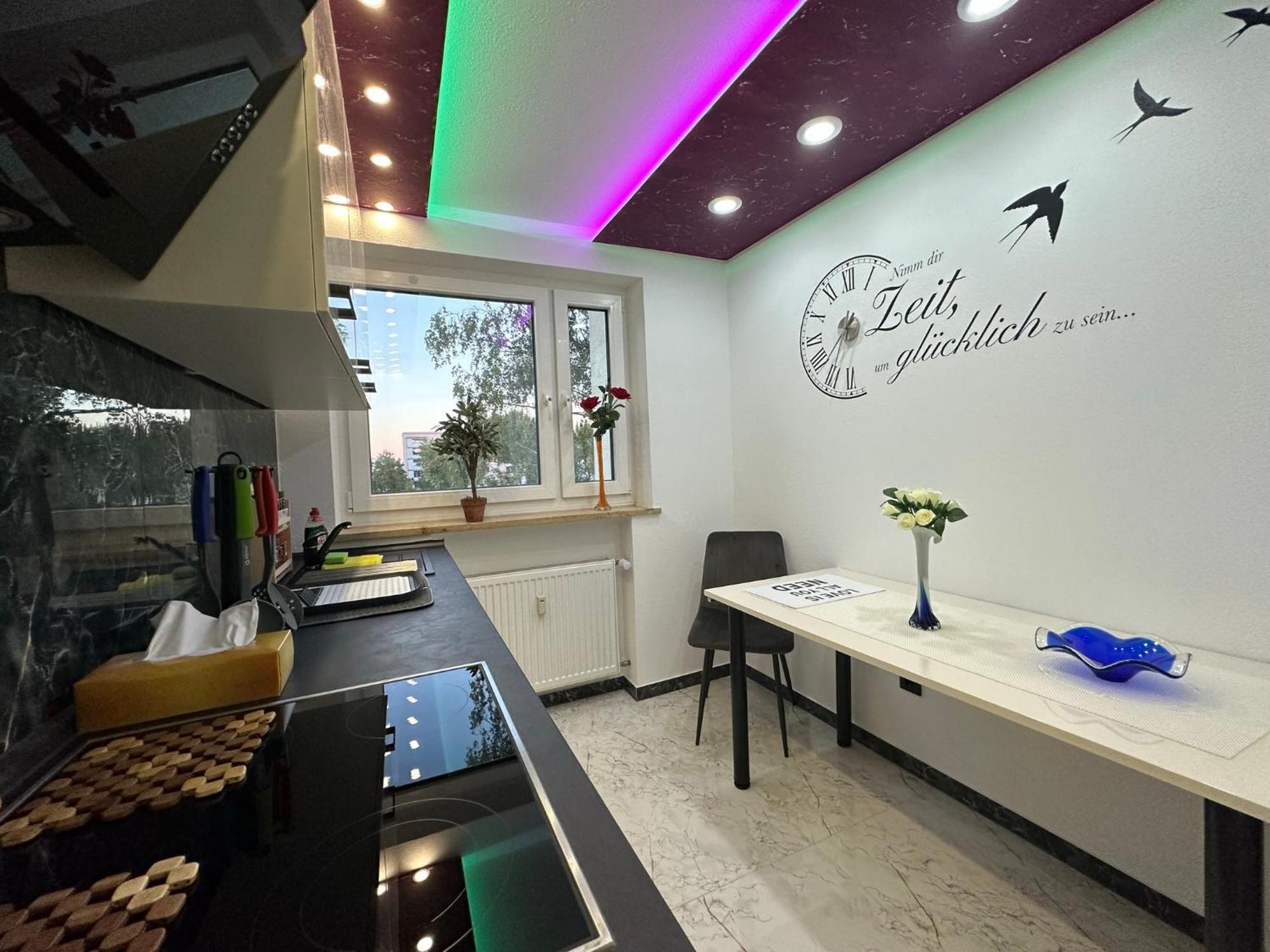נויבורג אן דר דונאו Modern Apartments Neuburg P - Top - 2 Zimmer, Komfort, Balkon, Wi-Fi, Smart Tv, Grosse Dusche, Kueche מראה חיצוני תמונה