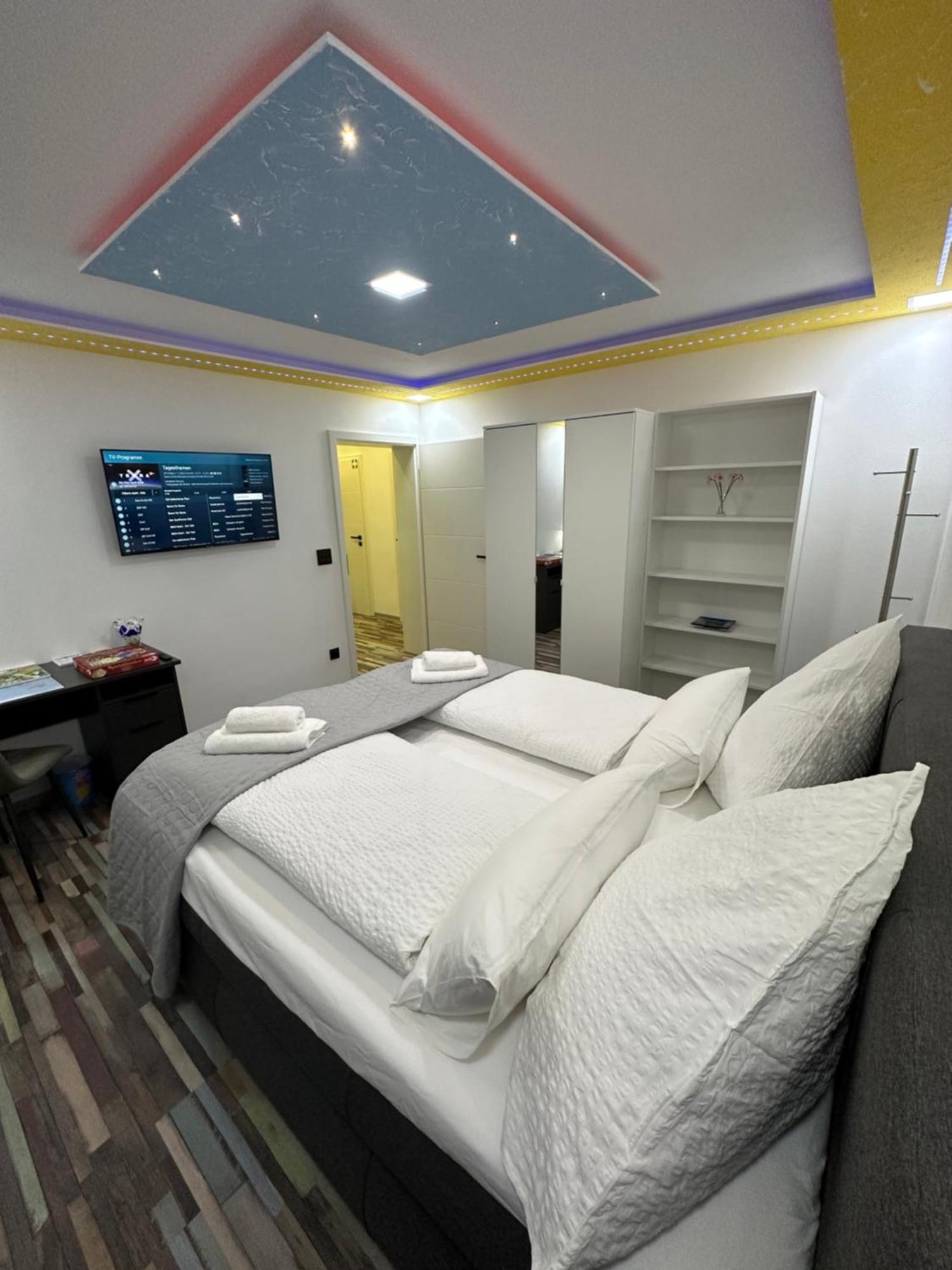 נויבורג אן דר דונאו Modern Apartments Neuburg P - Top - 2 Zimmer, Komfort, Balkon, Wi-Fi, Smart Tv, Grosse Dusche, Kueche מראה חיצוני תמונה