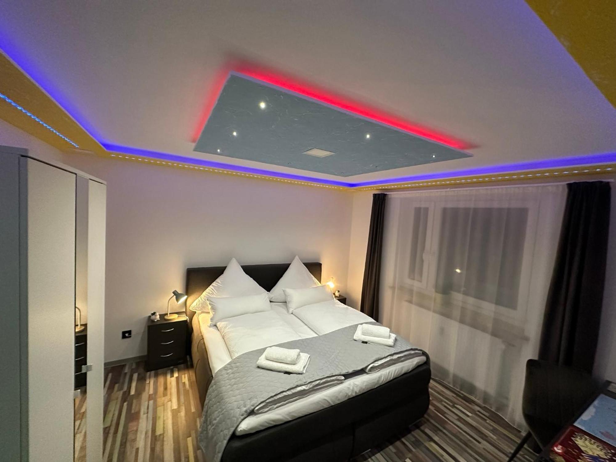 נויבורג אן דר דונאו Modern Apartments Neuburg P - Top - 2 Zimmer, Komfort, Balkon, Wi-Fi, Smart Tv, Grosse Dusche, Kueche מראה חיצוני תמונה