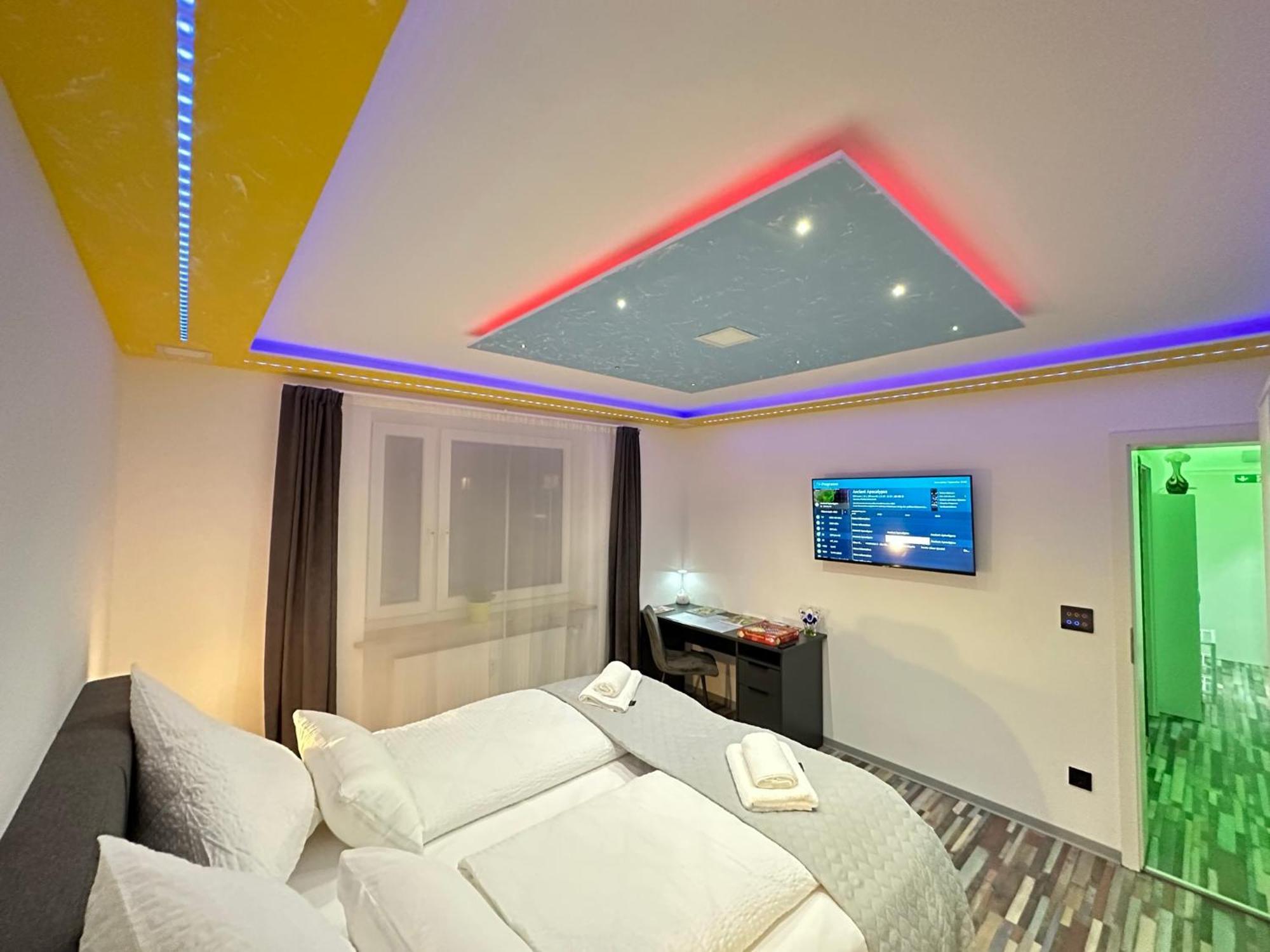 נויבורג אן דר דונאו Modern Apartments Neuburg P - Top - 2 Zimmer, Komfort, Balkon, Wi-Fi, Smart Tv, Grosse Dusche, Kueche מראה חיצוני תמונה