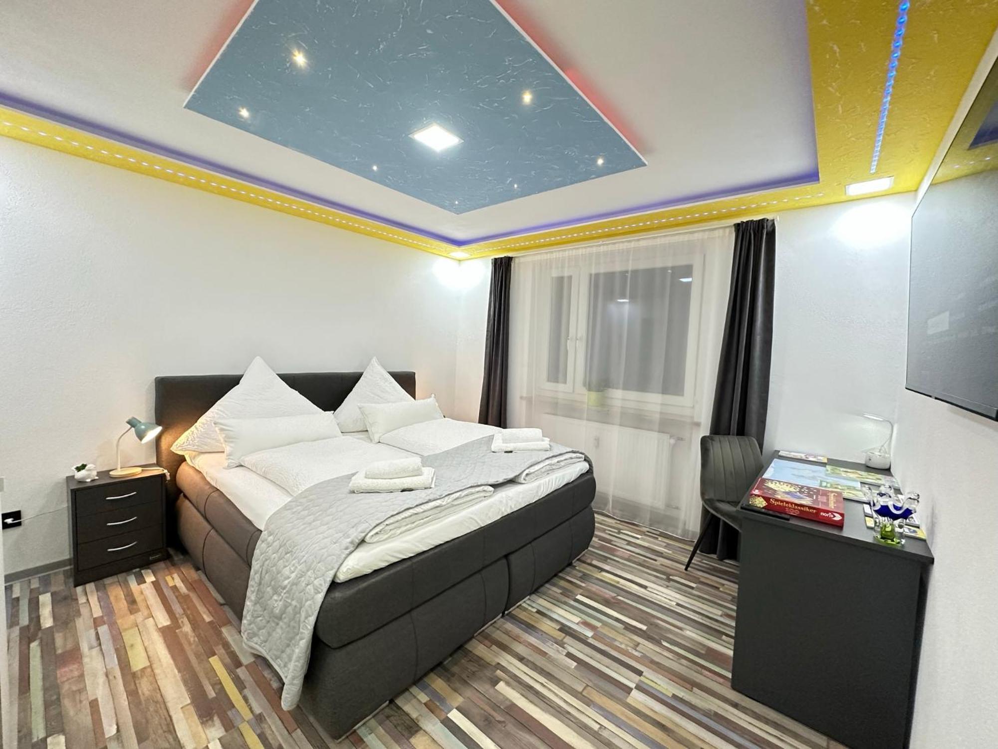 נויבורג אן דר דונאו Modern Apartments Neuburg P - Top - 2 Zimmer, Komfort, Balkon, Wi-Fi, Smart Tv, Grosse Dusche, Kueche מראה חיצוני תמונה