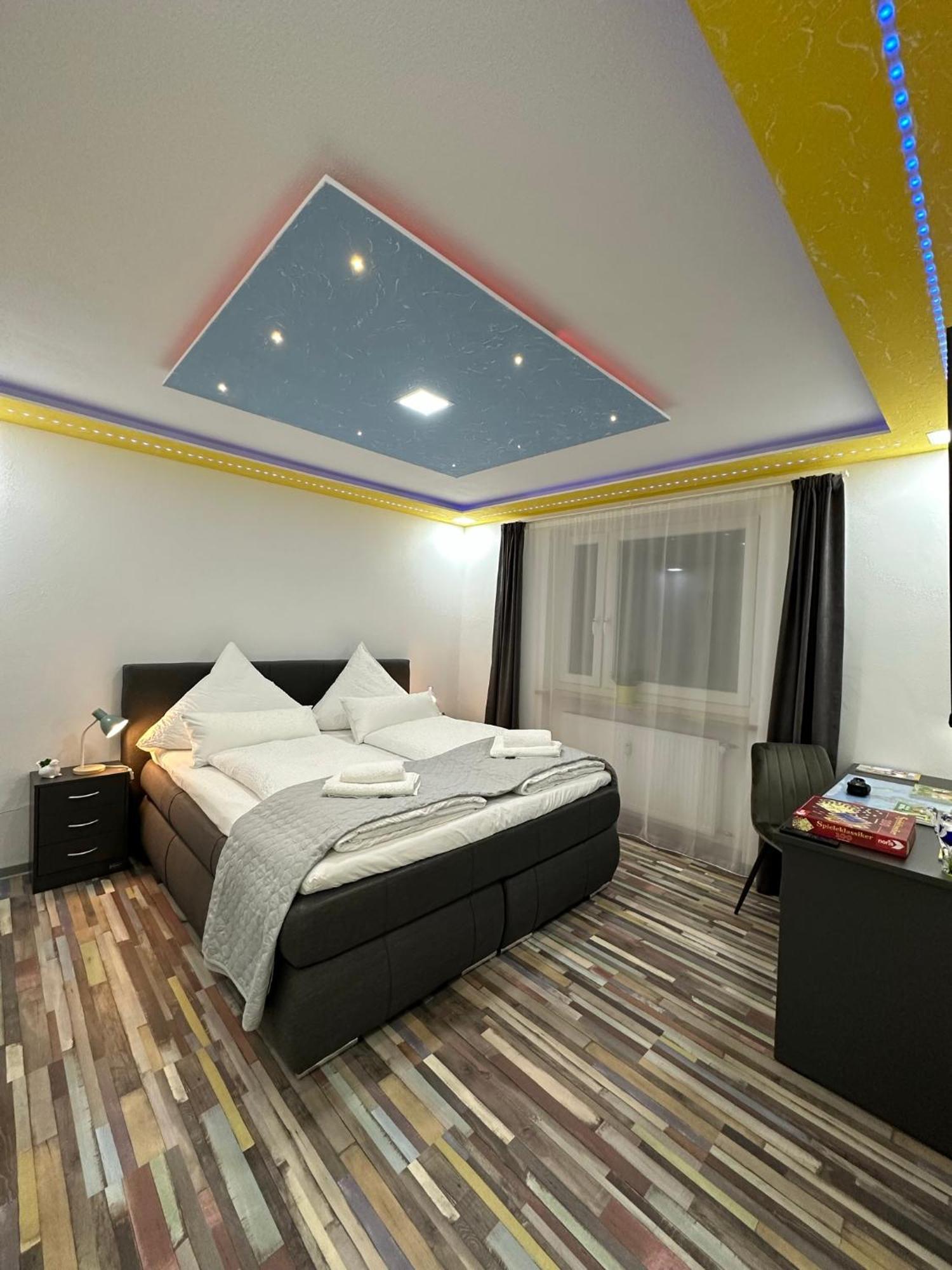 נויבורג אן דר דונאו Modern Apartments Neuburg P - Top - 2 Zimmer, Komfort, Balkon, Wi-Fi, Smart Tv, Grosse Dusche, Kueche מראה חיצוני תמונה