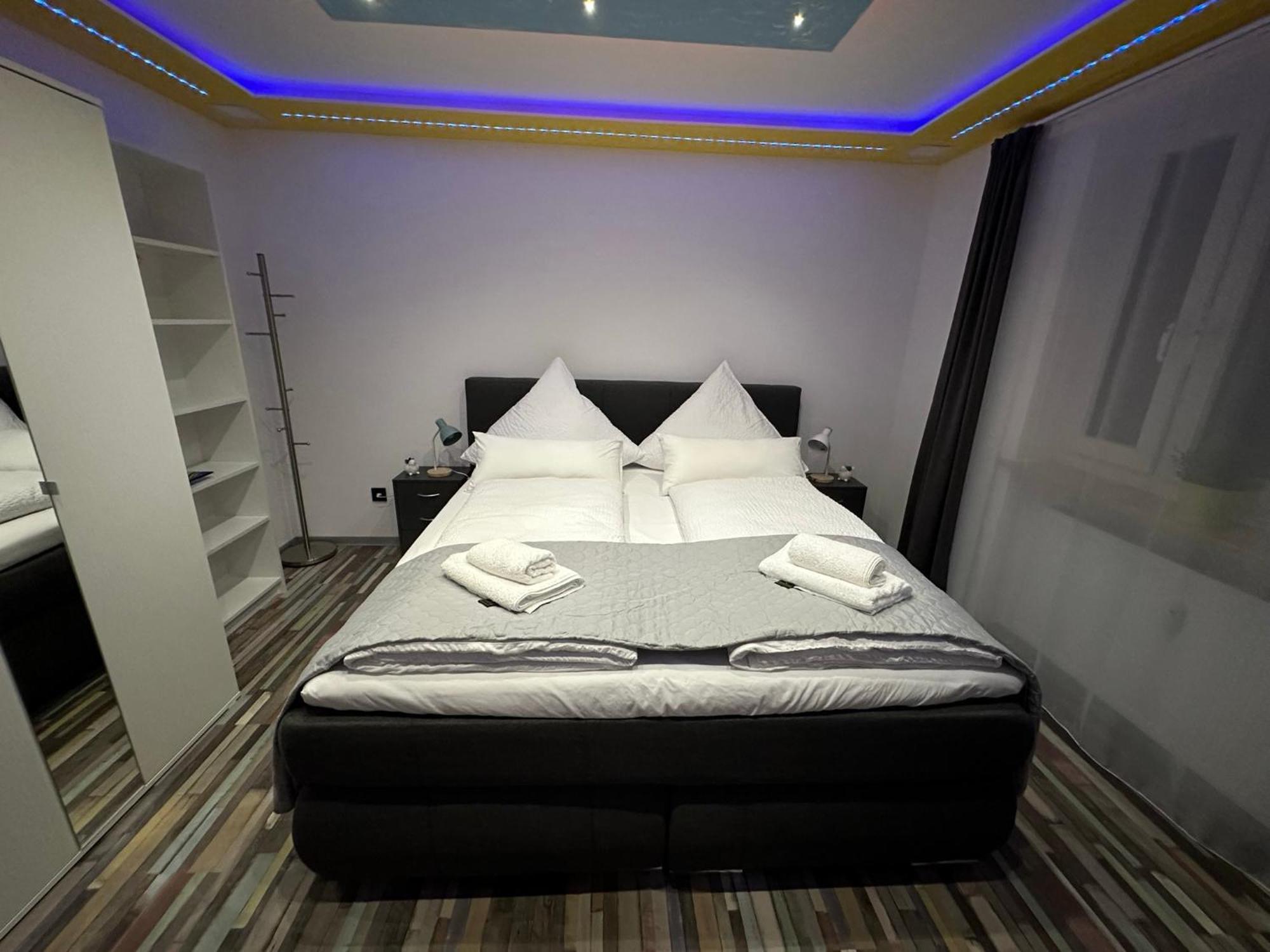נויבורג אן דר דונאו Modern Apartments Neuburg P - Top - 2 Zimmer, Komfort, Balkon, Wi-Fi, Smart Tv, Grosse Dusche, Kueche מראה חיצוני תמונה