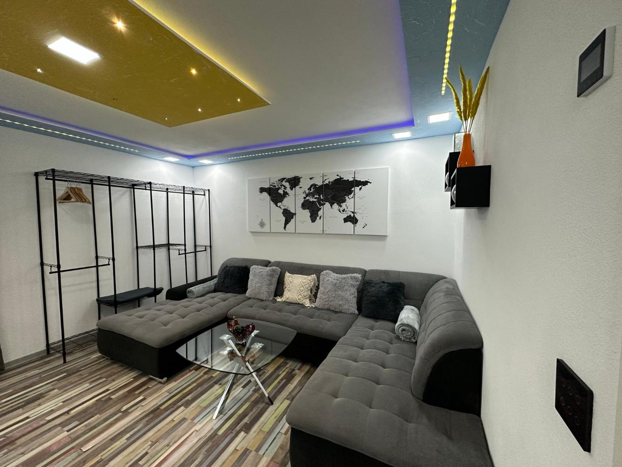נויבורג אן דר דונאו Modern Apartments Neuburg P - Top - 2 Zimmer, Komfort, Balkon, Wi-Fi, Smart Tv, Grosse Dusche, Kueche מראה חיצוני תמונה