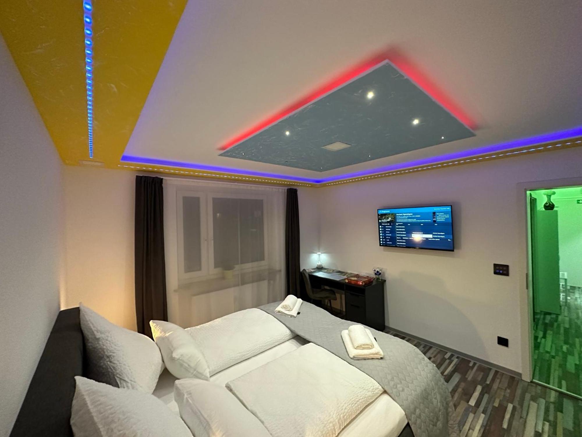 נויבורג אן דר דונאו Modern Apartments Neuburg P - Top - 2 Zimmer, Komfort, Balkon, Wi-Fi, Smart Tv, Grosse Dusche, Kueche מראה חיצוני תמונה